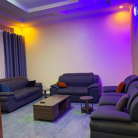 Zeo Airbnb - Cheap Apartment In Κιγκάλι Εξωτερικό φωτογραφία