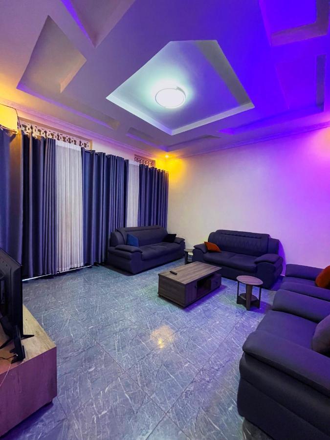 Zeo Airbnb - Cheap Apartment In Κιγκάλι Εξωτερικό φωτογραφία